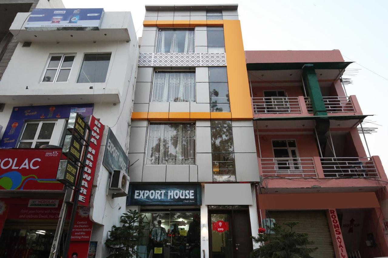 Oyo 9732 Amar Motel Nayagaon Exterior foto